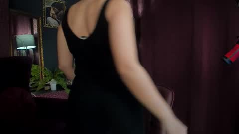 Snapshot of shadowlotus_ chatting on October 13, 2025, 8:53 pm Lily online show from October 13, 2025, 8:53 pm