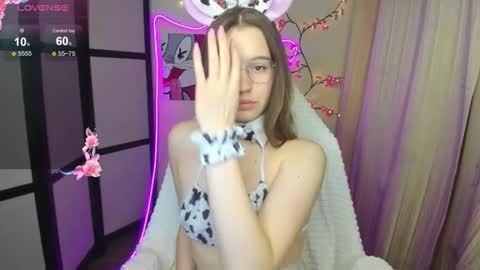 Vivian online show from November 22, 2025, 8:19 pm