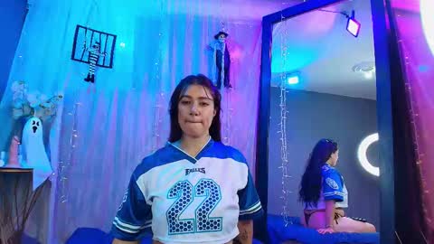 Snapshot of shalyn_lux chatting on October 15, 2025, 4:12 am shalyn_lux online show from October 15, 2025, 4:12 am