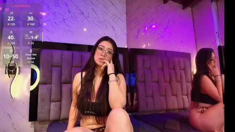 Snapshot of shalyn_lux chatting on November 20, 2025, 4:01 am shalyn_lux online show from November 20, 2025, 4:01 am