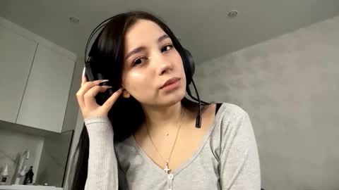 Viola online show from November 29, 2025, 7:22 am