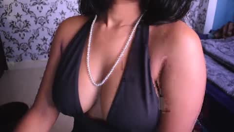 Snapshot of shanaya_indian chatting on December 5, 2024, 5:04 am shanaya indian online show from December 5, 2024, 5:04 am