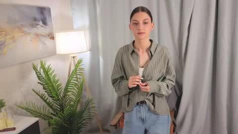 Christina online show from April 24, 2026, 3:31 am