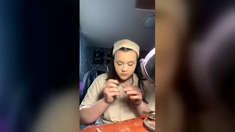 shanelbayerr online show from May 14, 2026, 1:51 pm