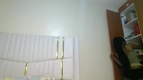 Snapshot of shanizz001 chatting on February 24, 2025, 6:15 pm shanizz online show from February 24, 2025, 6:15 pm