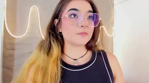 Shanntal  online show from February 16, 2026, 7:32 pm