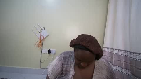 Snapshot of shanny_123 chatting on October 27, 2025, 5:44 am shanny_123 online show from October 27, 2025, 5:44 am