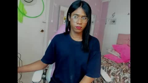Snapshot of shanny_hill chatting on May 16, 2026, 12:26 pm shanny_hill online show from May 16, 2026, 12:26 pm