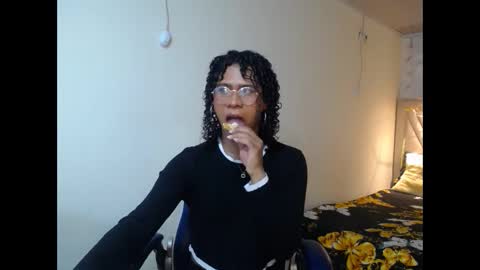 Snapshot of shanny_hill chatting on May 24, 2026, 1:38 pm shanny_hill online show from May 24, 2026, 1:38 pm
