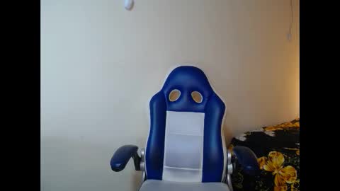 Snapshot of shanny_hill chatting on May 25, 2026, 7:20 pm shanny_hill online show from May 25, 2026, 7:20 pm