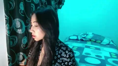 Snapshot of shantal_101 chatting on December 2, 2025, 3:45 am shantal_101 online show from December 2, 2025, 3:45 am