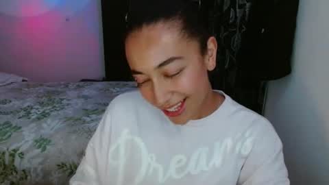 shantal_d01 online show from September 23, 2025, 1:41 am