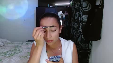 shantal_d01 online show from September 25, 2025, 4:16 am