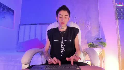 Shantal online show from May 29, 2026, 1:42 pm