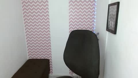 Dayana online show from December 4, 2025, 3:32 pm