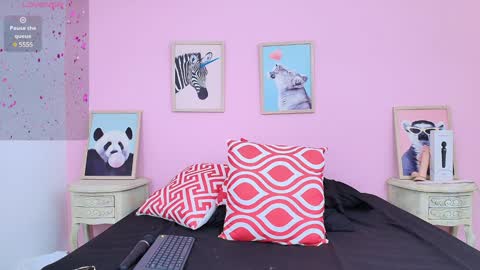 Snapshot of shantallvegga chatting on January 8, 2025, 11:09 pm Shantall online show from January 8, 2025, 11:09 pm