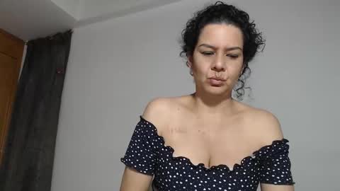 sharickleon11 online show from November 7, 2025, 10:43 pm