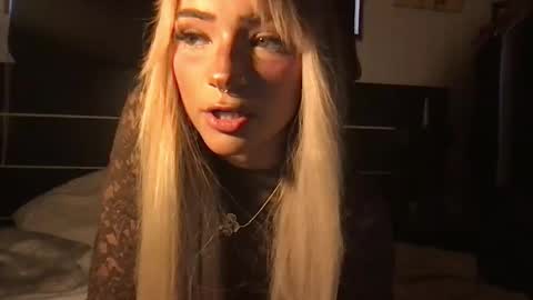 shariisweet online show from September 18, 2025, 8:44 pm