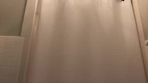 shark1865 online show from January 28, 2025, 9:50 pm