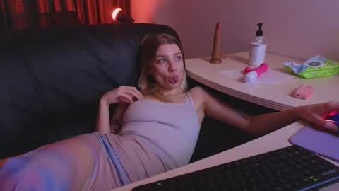 Candy online show from January 15, 2026, 2:32 pm