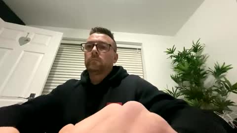 Snapshot of sharksboy16 chatting on January 3, 2025, 6:11 am Sharksboy online show from January 3, 2025, 6:11 am