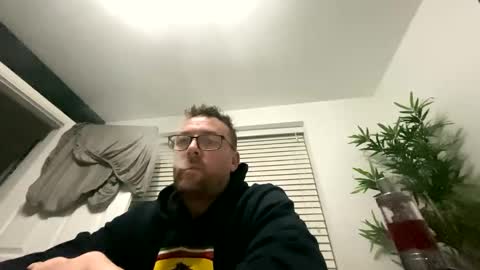 Snapshot of sharksboy16 chatting on January 10, 2025, 6:20 am Sharksboy online show from January 10, 2025, 6:20 am