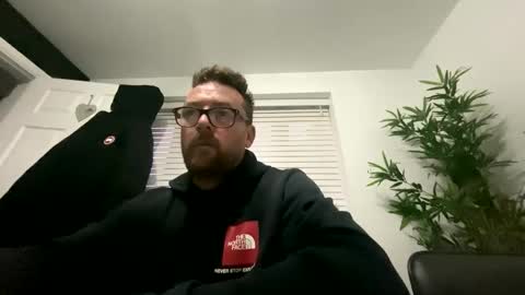 Snapshot of sharksboy16 chatting on January 26, 2025, 7:32 am Sharksboy online show from January 26, 2025, 7:32 am