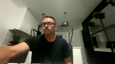 Snapshot of sharksboy16 chatting on October 2, 2025, 2:40 am Sharksboy online show from October 2, 2025, 2:40 am