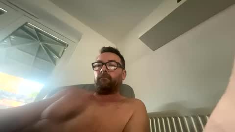 Snapshot of sharksboy16 chatting on November 9, 2025, 7:39 am Sharksboy online show from November 9, 2025, 7:39 am