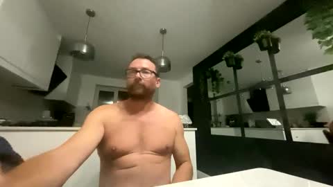 Snapshot of sharksboy16 chatting on November 11, 2025, 4:34 am Sharksboy online show from November 11, 2025, 4:34 am