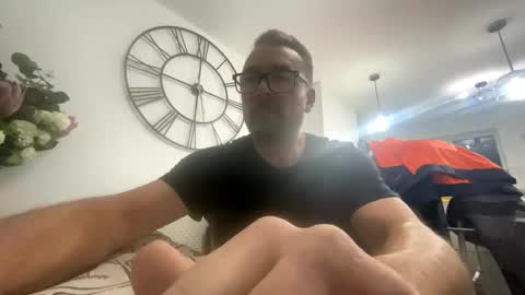 Snapshot of sharksboy16 chatting on February 24, 2026, 5:27 am Sharksboy online show from February 24, 2026, 5:27 am