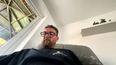 Sharksboy online show from May 7, 2026, 4:23 pm