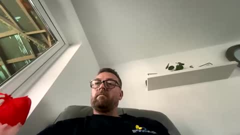 Sharksboy online show from May 17, 2026, 5:16 am