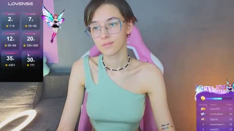 Snapshot of sharli_rose chatting on December 3, 2024, 6:28 pm Sharli online show from December 3, 2024, 6:28 pm