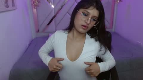 Snapshot of sharllote_ chatting on April 21, 2026, 8:12 pm Sharllote online show from April 21, 2026, 8:12 pm