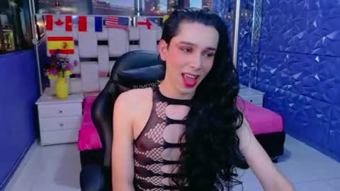 Sharlond online show from June 27, 2026, 1:39 pm