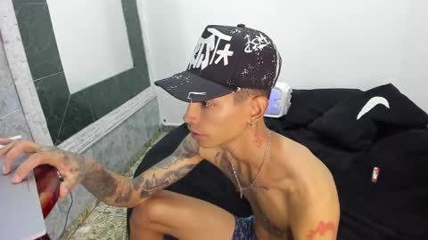 Sharlot07 online show from February 24, 2025, 4:49 am