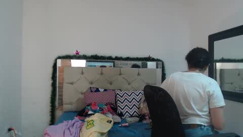 Sara online show from December 9, 2024, 3:11 pm