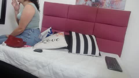 Sara online show from January 28, 2025, 2:53 pm