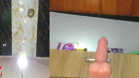Snapshot of sharlotte_sexx chatting on May 14, 2026, 3:24 am S online show from May 14, 2026, 3:24 am