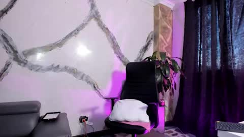sharonqueen1_ online show from September 9, 2025, 5:56 pm