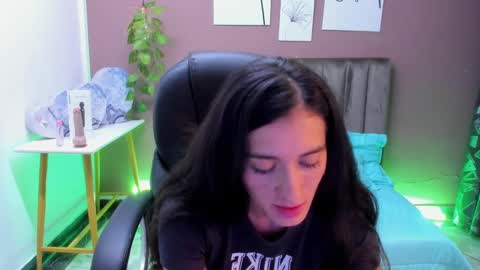 Snapshot of sharonsander1 chatting on February 2, 2025, 5:42 am Sharon online show from February 2, 2025, 5:42 am