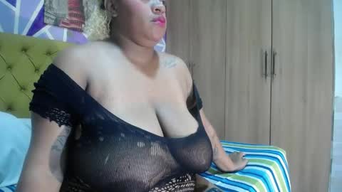 Snapshot of sharonx_morex chatting on April 21, 2026, 5:47 am sharonx_morex online show from April 21, 2026, 5:47 am