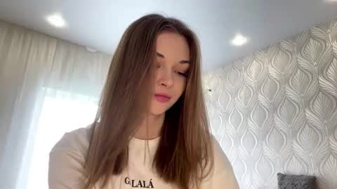 Miroslava online show from September 15, 2025, 4:23 am