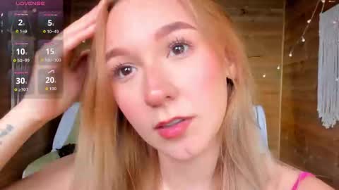 Snapshot of shatall_rouge chatting on March 6, 2026, 9:55 pm Shantall online show from March 6, 2026, 9:55 pm