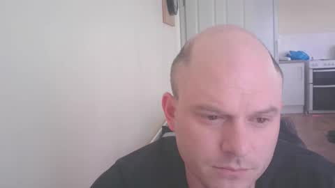 shaun1234678 online show from April 18, 2026, 1:48 pm