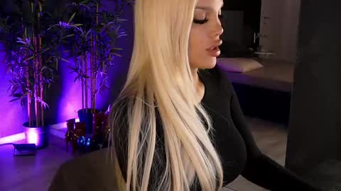 shayblonde online show from February 26, 2025, 8:11 pm
