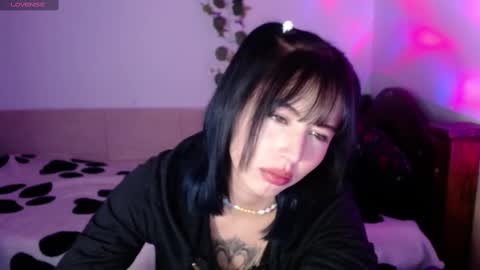 Shayla 3 online show from October 6, 2025, 8:39 pm