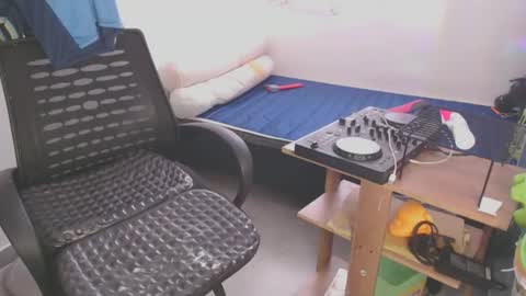 Shayna online show from February 27, 2026, 9:48 pm