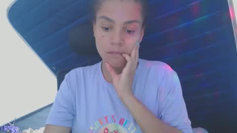 Shayna online show from May 25, 2026, 7:20 pm